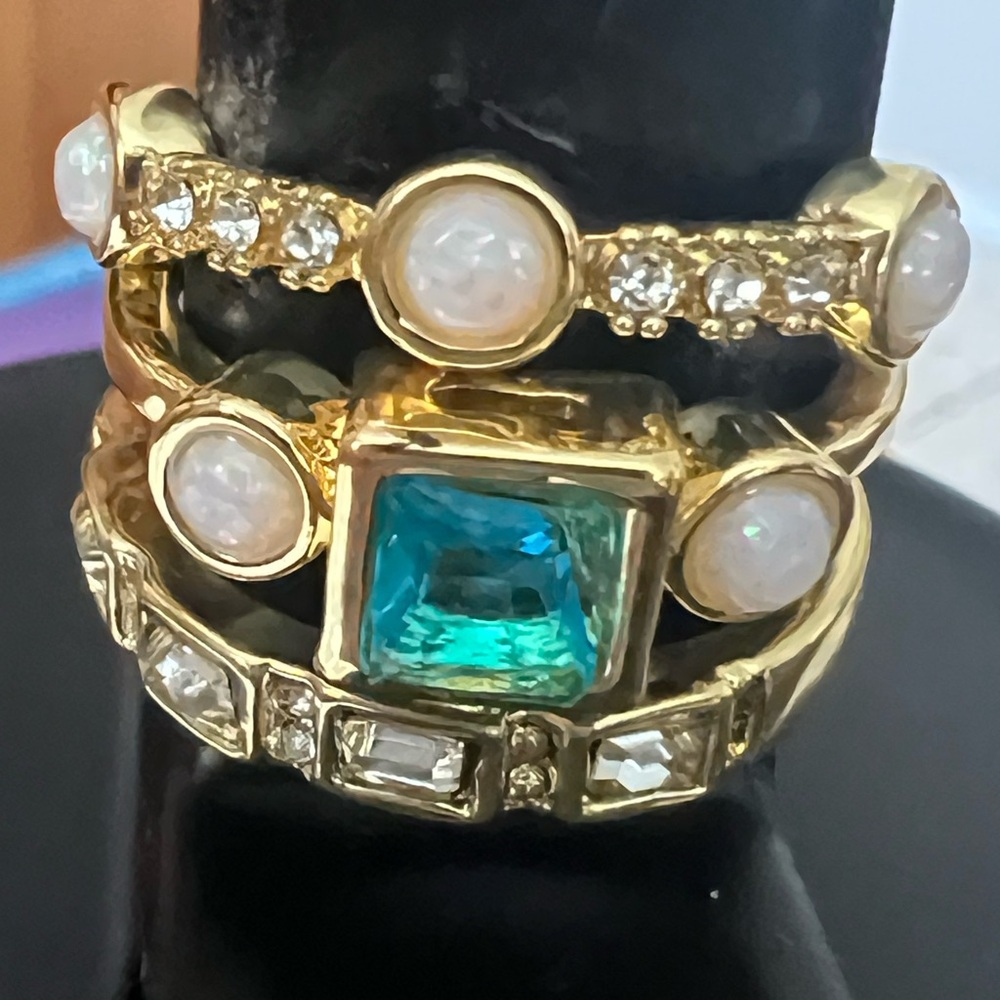 Set of 3 stackable rings size 6 in gold plating and Swarovski crystals BNIB